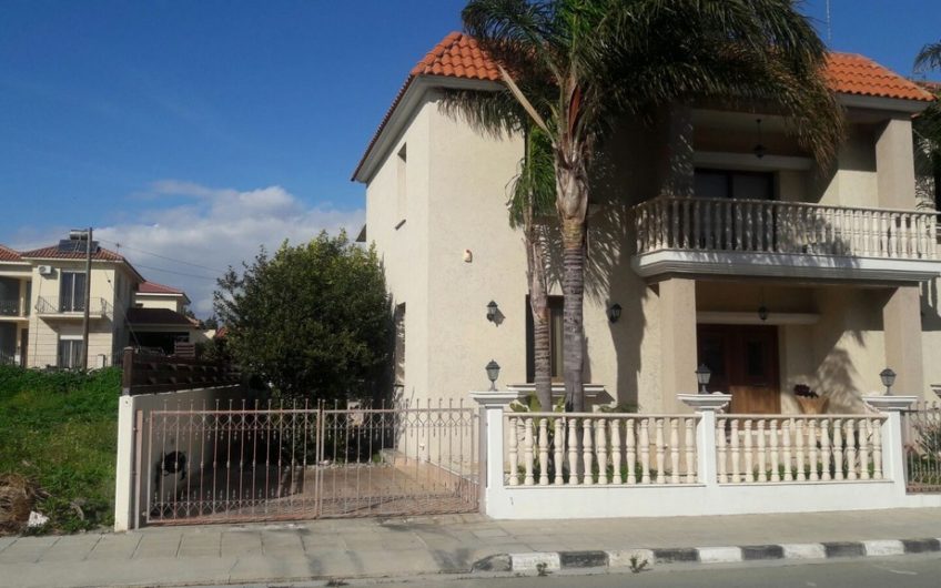 4 Bedroom Villa Fully Furnished in Zygi Within Walking distance to the Sea