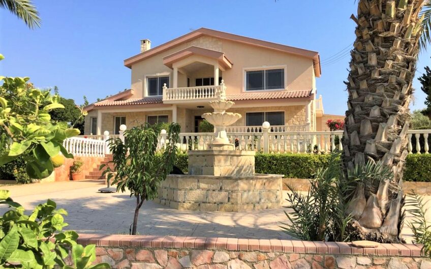 5 Bed Private and Luxury Villa, Limassol Outskirts