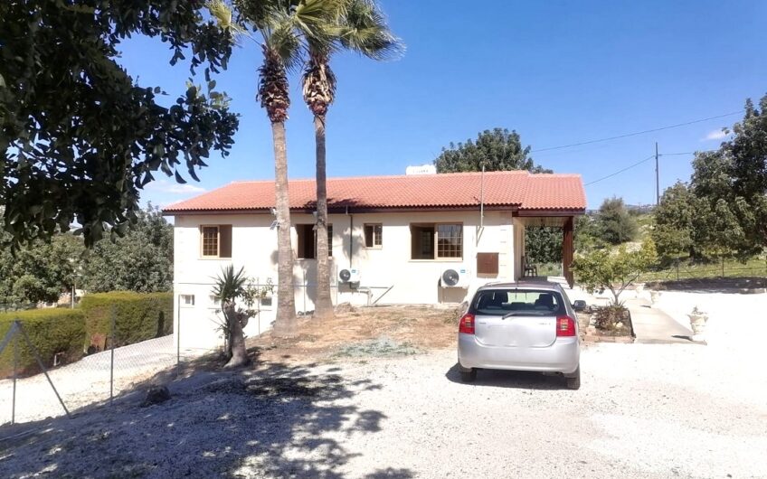 Three Bedroom Detached House, offered for Rent in Palodia, Limassol