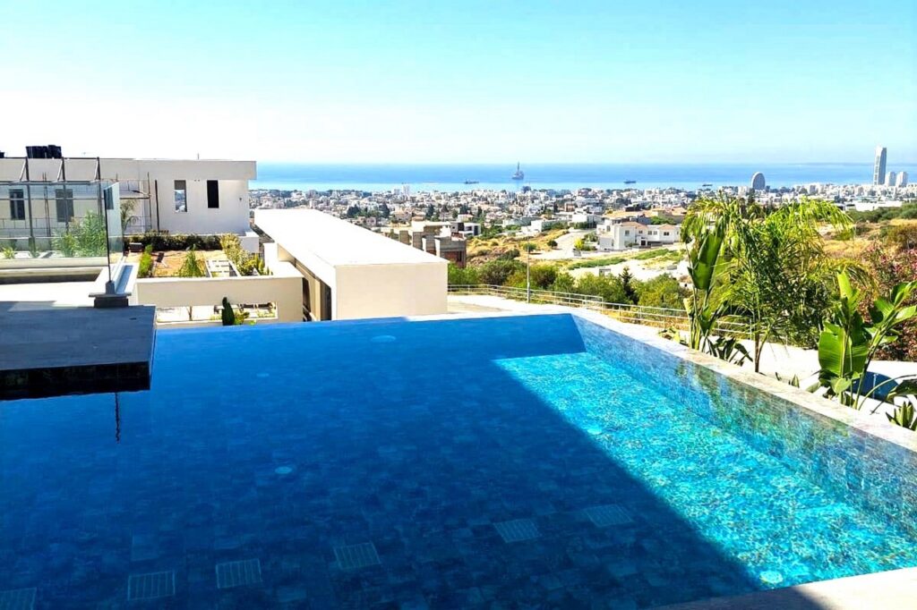 Luxury 6 Bedroom En-suite VIP Villa with Amazing Sea-Views for sale.